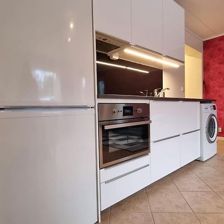 Quiet And Comfy With Swimming Pool Apartment Onsala Bagian luar foto