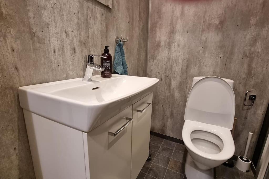 Quiet And Comfy With Swimming Pool Apartment Onsala Bagian luar foto